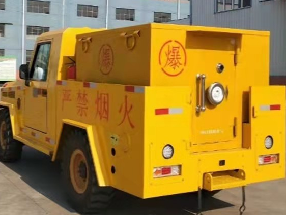 兴义凯龙爆破器材运输车:保障爆破任务的安全运行